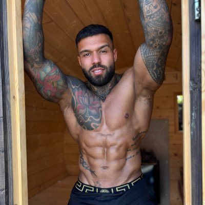 Turning fantasies into collabs you can’t forget. I don’t just play alone — I get naughty with the hottest creators, bringing you scenes full of chemistry 🧪 🥵