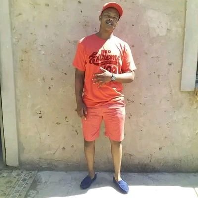 I'm Kearabetswe Motlatsi Van wyk form Bloemfontein I'm self employed