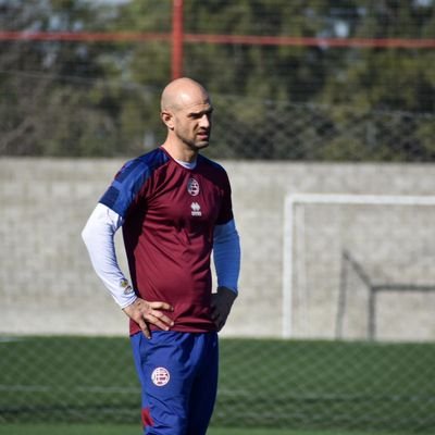Gabriel Castellani
Socio N° 7.517. 🇱🇻
UNLa - Trabajo Social
#LaVidaPorLosColores #NoALasSAD