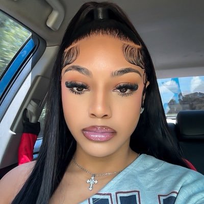 foreignauri's profile picture. business ig: aurieditz + 4reignscamera