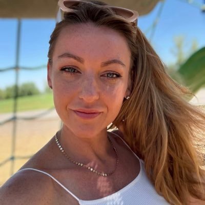 welcome to my world 🌎 , I’m outgoing and single send me a dm, let get to know more about each other