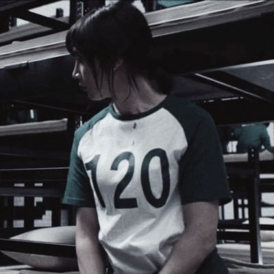 Trained in drama, raised on One Piece, emotionally ruined by Sung-hoon. ☆ met jamie 18/02/23 ☆ ♡ met taz 16/03/2024 ♡