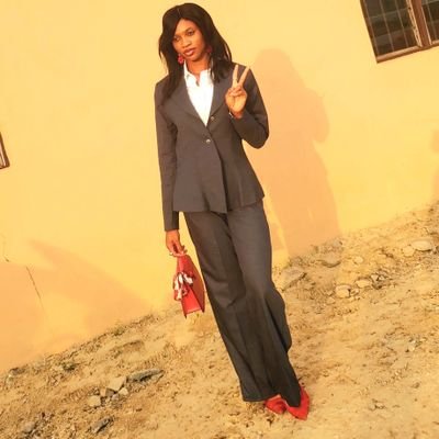 https://t.co/S6yjGFPt65》Haircare provider💯》Jah's daughter❤》Mummy & Daddy's pride 🥰》Food lover 🍝》Virtual Assistant 😎
J'aussi parle français /Ich lerne Deutsch