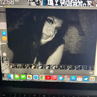 alescorpse's profile picture. 19🪻