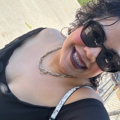 yupitsbecca_'s profile picture. 33 ♋️🌧🍂🍁