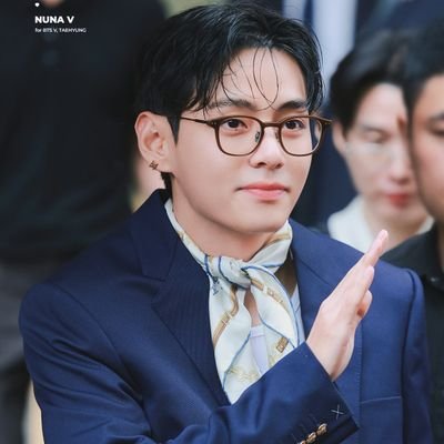 ChicotleTaekook's profile picture. Love Taekook.
Fan Account 😊 27 👀