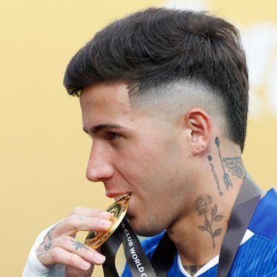 Football content, Chelsea content only, Davido, Enzo houseboy
1k followers who says no?