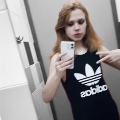 MiSKiNES11's profile picture. яояяiм