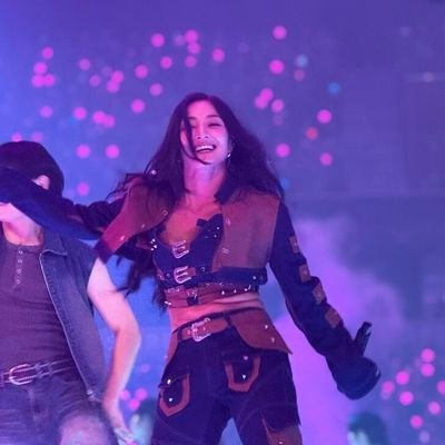 b_sunflower6's profile picture. she/her

'97liner