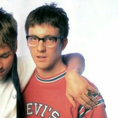 ⚡︎ i put my life in the hands of a RNR band ⚡︎
⋆—————☆—————⋆
🇦🇷 • OASIS 16/11 • ★★★★☆ • |-/
matching pfp with @Chvr_275649 😼💗