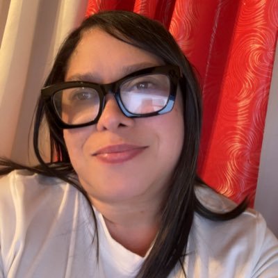 myrnaly123's profile picture. 