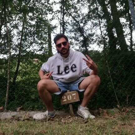 diegochando's profile picture. I play instruments and I try to make metal music.
I studied videogames programming but that didn't turn out as expected :)