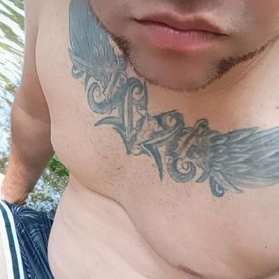 El que come callado 😶
Cómo hasta que se le quite el hambre
si me entiendes ,.