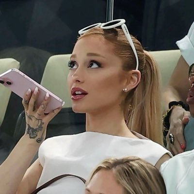 padfootrv's profile picture. minha personalidade é ser engraçada e fã de mulheres 🫧💐