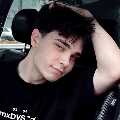 PERVK1SS's profile picture. ⤷ ㅤㅤ 𝙄𝙩'𝙨 𝙤𝙠𝙖𝙮 𝙞𝙛 𝙮𝙤𝙪 𝙩𝙝𝙞𝙣𝙠 𝙩𝙝𝙖𝙩 𝙄'𝙢 𝙨𝙞𝙘𝙠.