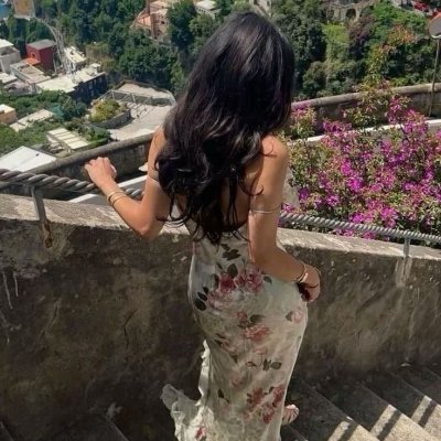 Love is like ice cream, sweet at first. Then it melts away.
Vietnam_America🇻🇳🇺🇸