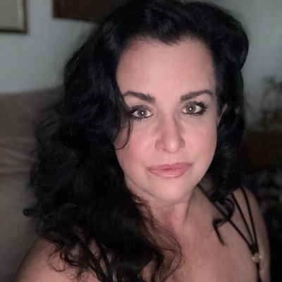 Hello X I'm retires frome instagram can i get new friends here in twitter 💜💜