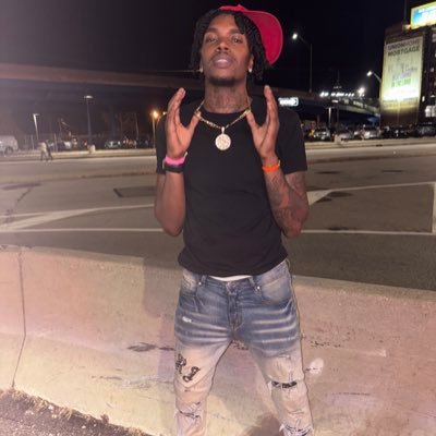 6’2 “it’s either gone happen or it’s not .Its already written .NO FEAR”wise words of JB🖤🦁🦍🐅 ♋️ “loyal to those who loyal to me.”216 EC4L HT$ We$T