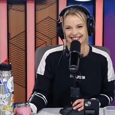 𝘡𝘈𝘔𝘗𝘐𝘕𝘐𝘚𝘛𝘈😍💘🦋 ella es
Dueña de la sonrisa más linda..
❤️🌷