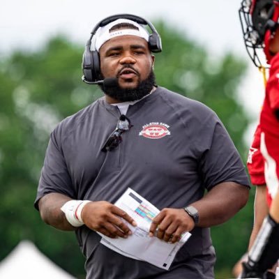 Boy Father 👶🏽👶🏽👶🏽/ Head Football Coach @ Milwaukee Lutheran/3x National Champ 🏈 Servant Leader 🙏🏽 1 | Peter 4:10