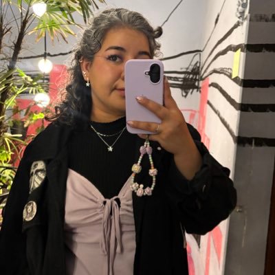 NeveraMonet's profile picture. Ni tan cerca ni tan lejos de convertirme en  incendio