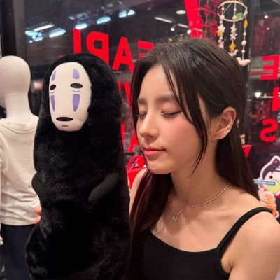 she/her || child of a divorced group called loona and then there's ntf