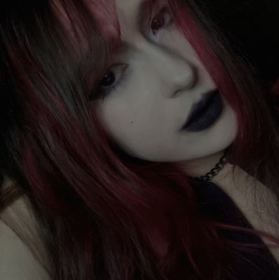 jojow2e's profile picture. 𖥔 ˑ she/her ֗ ⋄ | physics, music and silly things⊹ ꜝꜝ