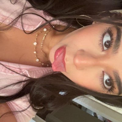 Bratty_JinxSin's profile picture. Your Bratty hot 20 year old Latina🍒 size 6.5/7 👠the one and only Backup for 💋@goddess_JinxSin