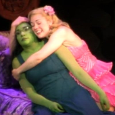 loves Taylor Swift, Sabrina Carpenter, and Ariana Grande || obsessed with Wicked || ❤️🔥