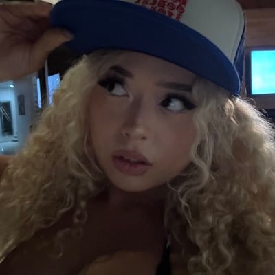 zajiemm's profile picture. 🇲🇽 🇸🇻LA ig:zajiem 15 dm fee i dont sell content!!!!