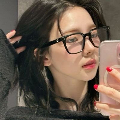 Revorent's profile picture. 