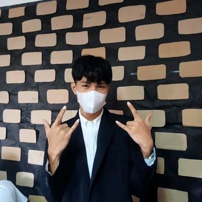 ovudeze's profile picture. no word word