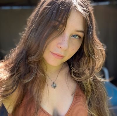 Sarah | 21 | twitch affiliate | https://t.co/4qRErEbutK
♡ birb mom of 7 ♡