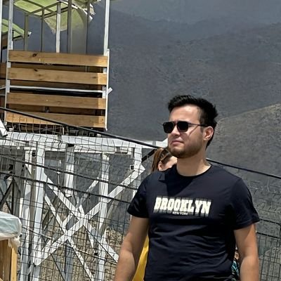 FrFred0's profile picture. "All Wrong And Unreal"