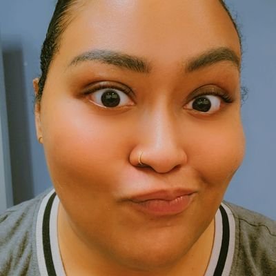 ArielGuillory's profile picture. What the hell happened to my last profile? 😭