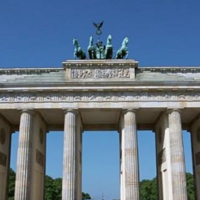 behnam_farbod's profile picture. قدیما دوست داشت حقوق میخوند اما دید فایده نداره نخوند هر کسی میتونه حرف خودشو بزنه