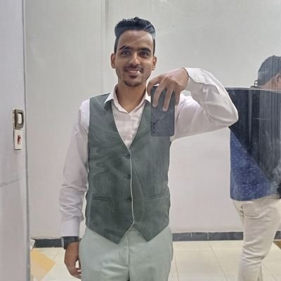 العميد حفيد الملك ❤
وأرزقني بمن يتخطى زحام الجالسين ليكون بجواري.💙