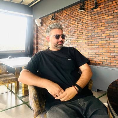 It all starts with a dream.
همه چیز با یک رویا شروع می شود