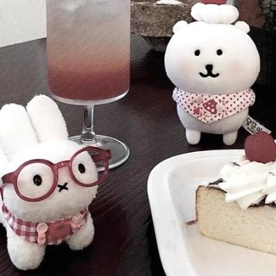 **「日本語を勉強して、ニュースアカウントを見ています。日本語でツイートすることにしました。
食べ物と旅行が好きです。
日本語の練習を手伝ってもらえると嬉しいです。(ಥ _ ಥ)
新しい人と知り合うのも楽しいですね、ハハハ😀
よろしくお願いします!」**