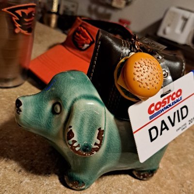 I like NCAA football & baseball (GO BEAVS!), vintage audio equipment, sugar free Rockstars, double cheeseburgers & working for Costco (Warehouse #001)!