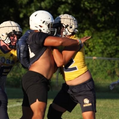 Notre Dame High School 2028 🏈 OL | DL | #55 6’1 210lbs