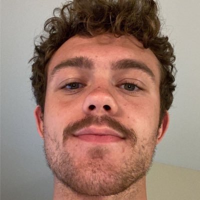 wellsyplaylist's profile picture. 27y | book stan | fear the bear 🐻