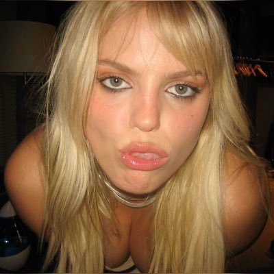 _swtangel's profile picture. i swear they choose me, i’m not chosing them