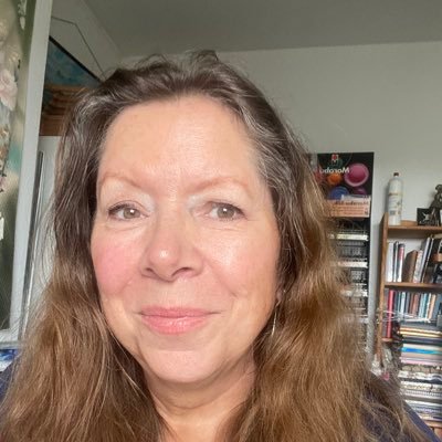 DesignerSilkArt's profile picture. Designer Silk Artist. Designer/Maker Silk Artist online shop. OH Walt, cats Amber & Coco Torties. Loves Art, Gardening, walking - https://t.co/oZRmzmOExX