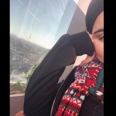 رَجَّائِي أنْ تَنتَّهي خَطّوُاتَّنا، بِنهايَة تَستَّحق ..