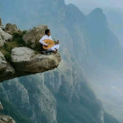 كل شىء يحتمل فرصة ثانيه إلا الثقه عندما تنهار لن تعود ولو منحت ألف مره