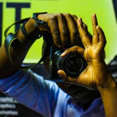 dreked's profile picture. Designer ✦ Solopreneur ✦ Storyteller.
At Limeclay Creative, I turn ideas into brands people remember.