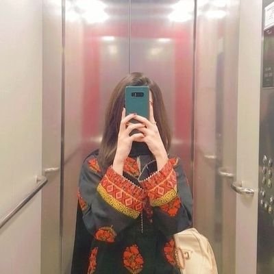 HaniyaAhmad13's profile picture. 