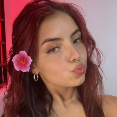 Redhead witch with a spell for your pants 🏴🔥 Capricorn ♑ who reads tarot… & rides fate 😈 Your future’s wet—wanna see? Free link👇💦