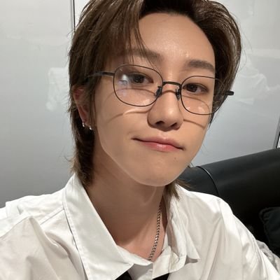 Carat, engene & atiny 💎🦌⚓
talvez apaixonada por um idol… talvez dois 😶🌫️
喜欢你,是我藏不住的小秘密。